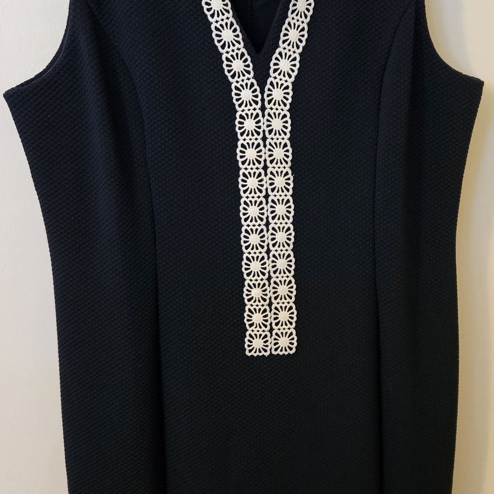 Pappagallo Navy and Cream Embellished V-Neck Sheath Dress